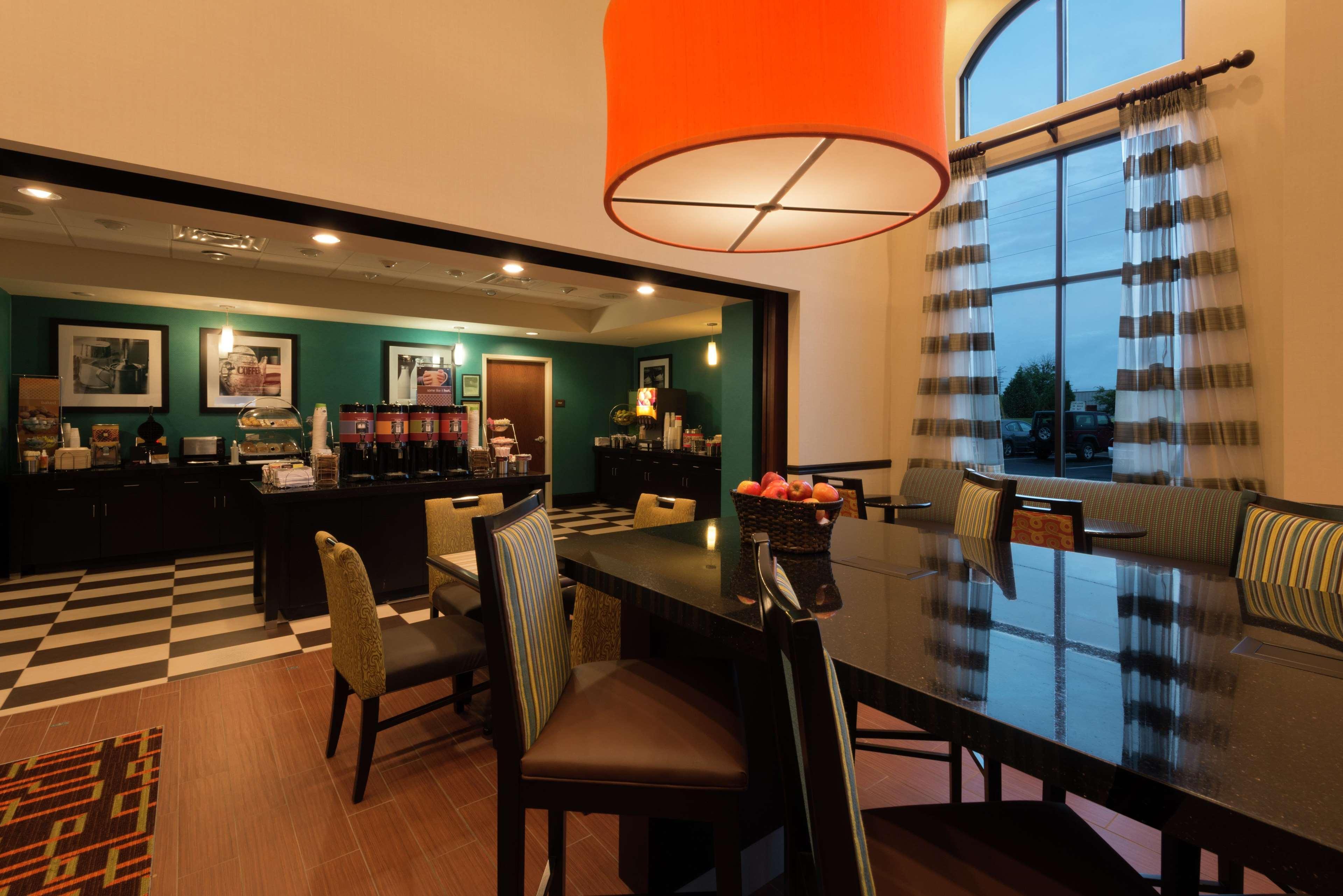 Hampton Inn & Suites Clarksville Bagian luar foto