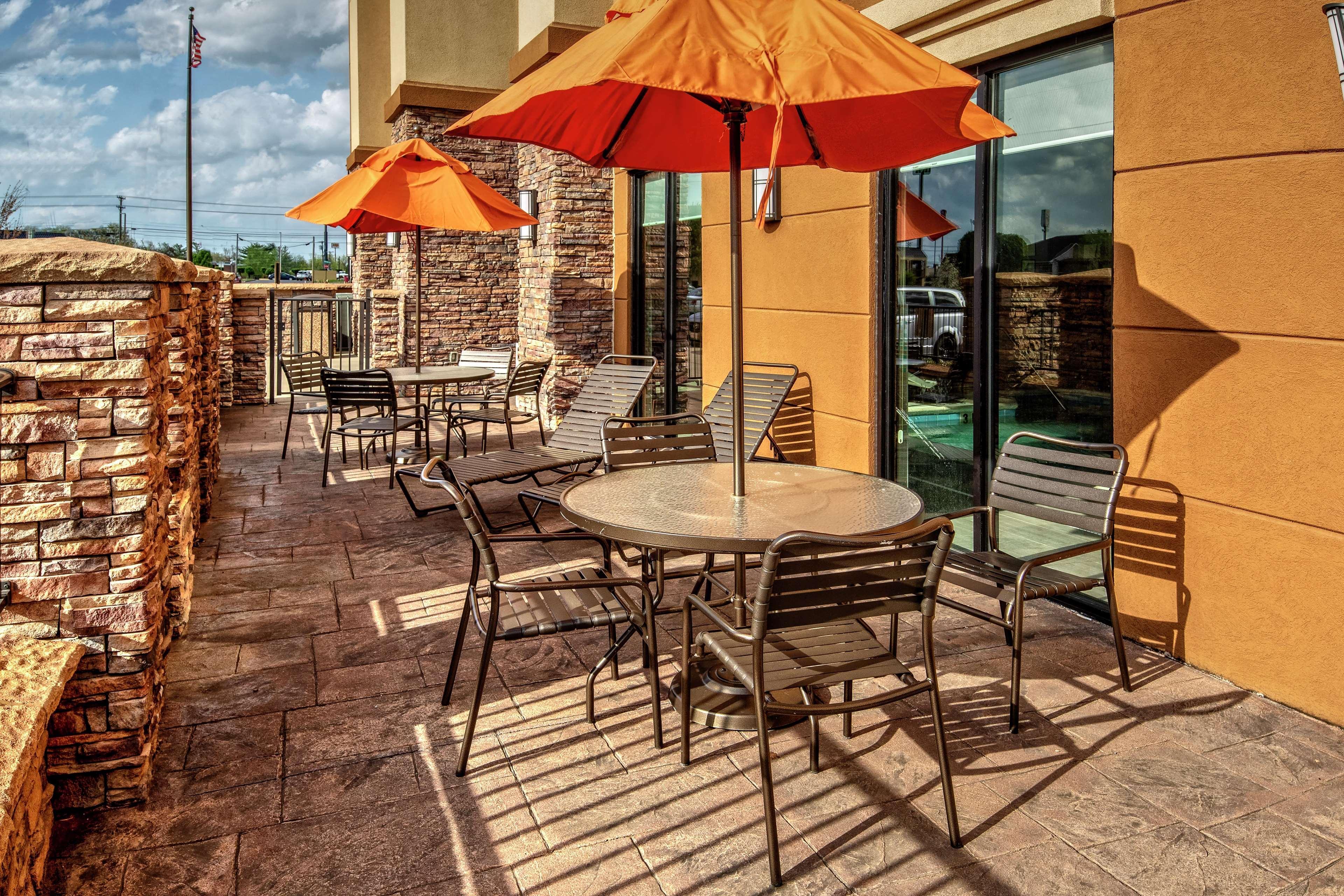 Hampton Inn & Suites Clarksville Bagian luar foto