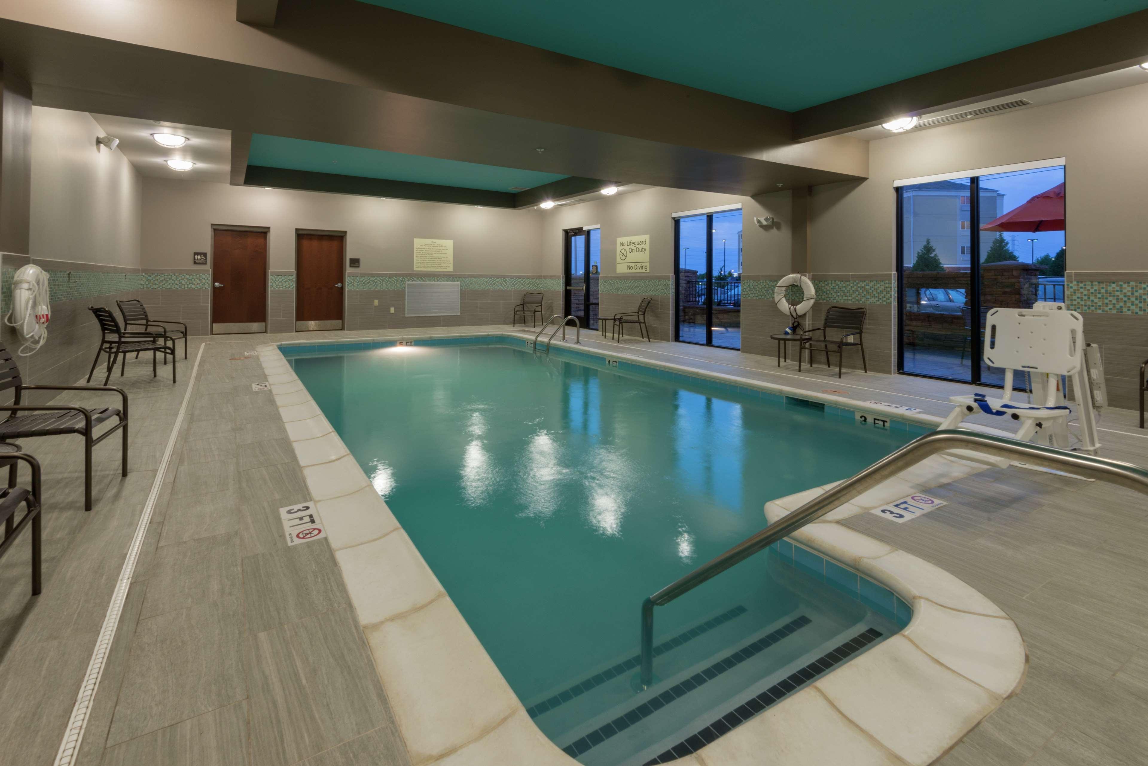 Hampton Inn & Suites Clarksville Bagian luar foto
