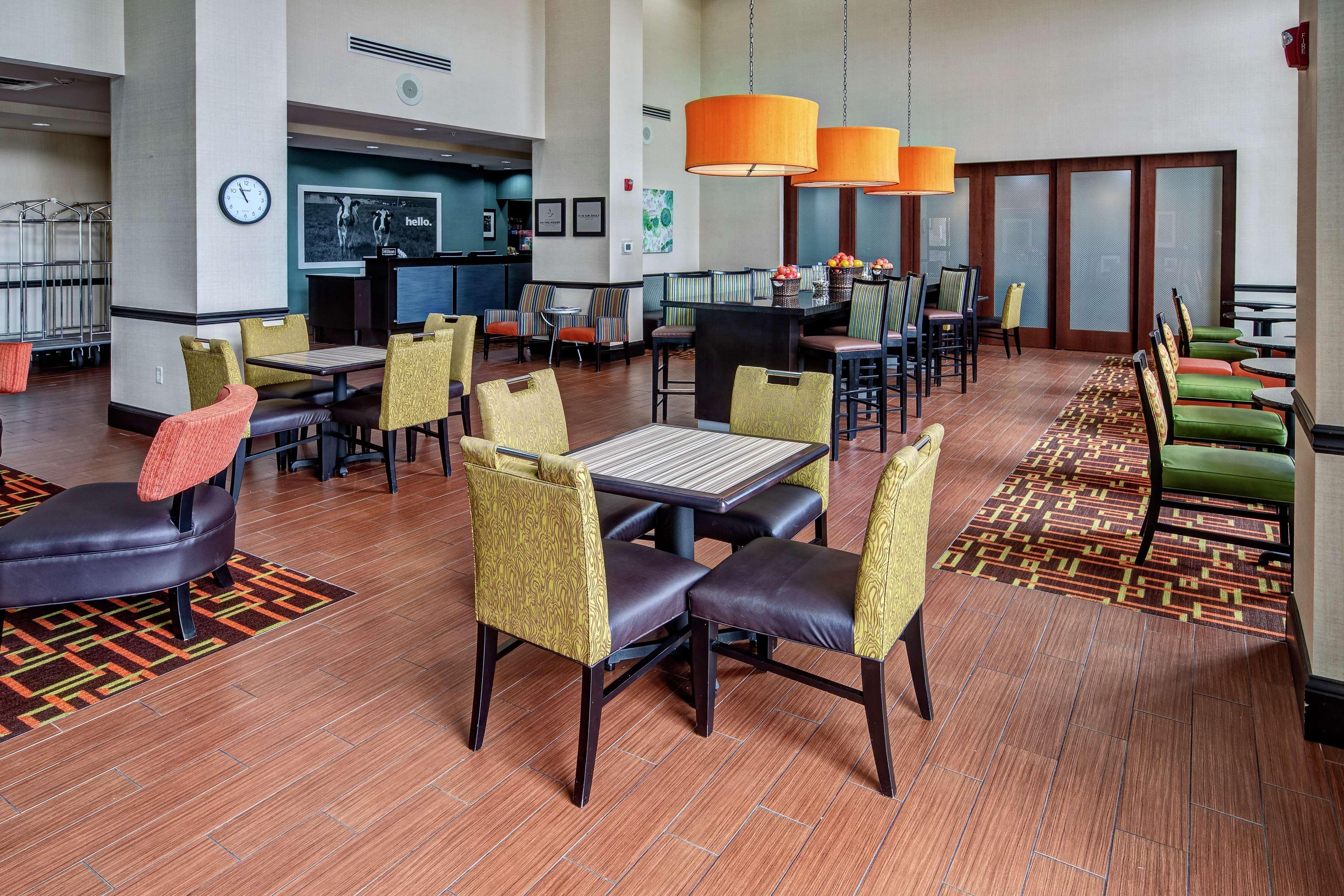 Hampton Inn & Suites Clarksville Bagian luar foto