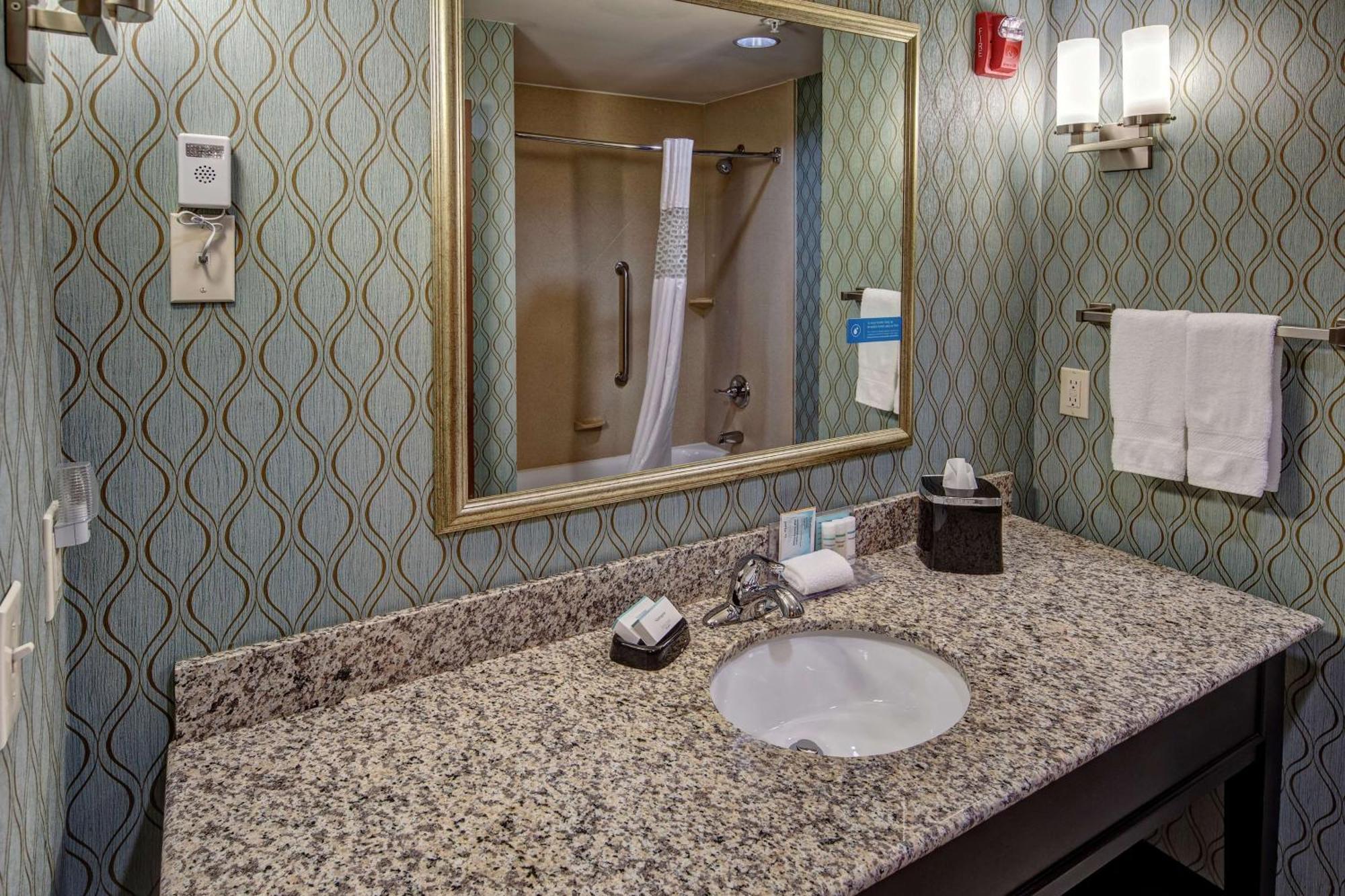 Hampton Inn & Suites Clarksville Bagian luar foto